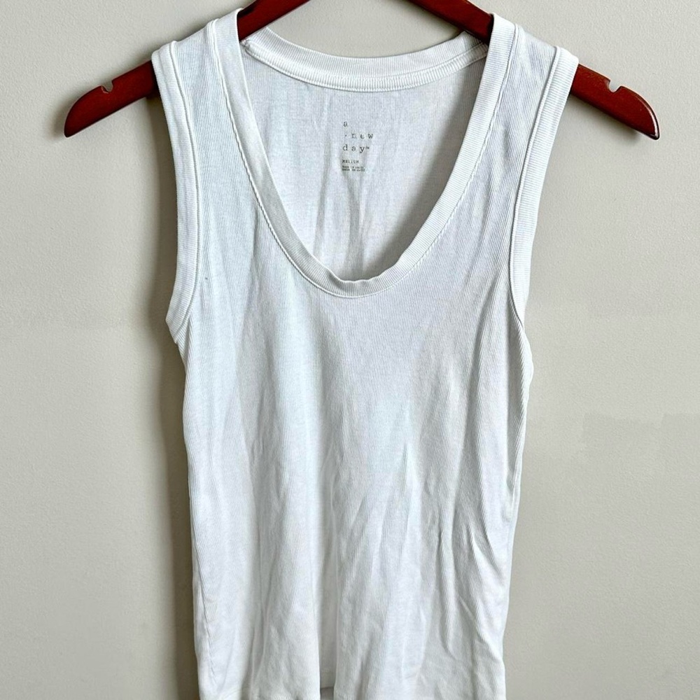 Target scoop neck tank